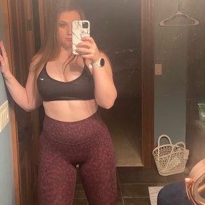 Burgundy Lululemon Aligns Size 6